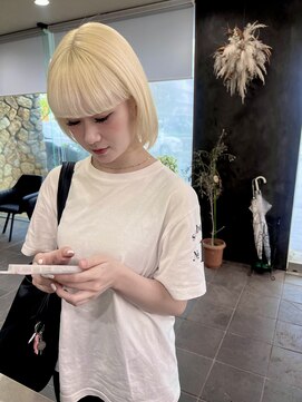 ガルボヘアー 桟橋店(garbo hair) ハイトーンボブ　抜きっぱなし　ブロンド