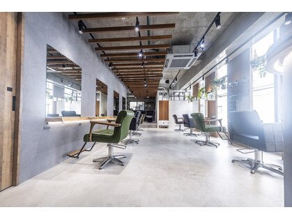 ルミ ツー 横浜駅店(Lumi 2)の写真