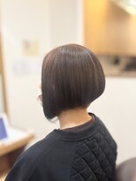 ヘアー グリーン(hair green) 首元すっきり、まとまりと艶を楽しむ上品ボブ