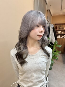 ムード(mood) シルバー/デザイン/ハイトーン/グレー/ブリーチ/裾カラー