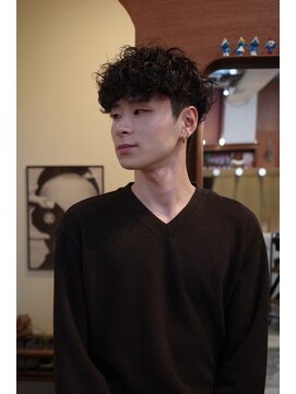 エディ(Edy) メンズパーマスペインカールマッシュ刈り上げ外国人風眉毛カット