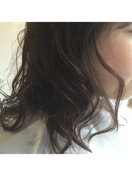 カタチヘアー(HAIR) 。。。夏パーマ。。。ミディアムのカタチ。。。