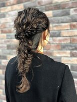 フェニーチェ 高崎(FENICE) ダブルフィッシュボーンおろし編み込み