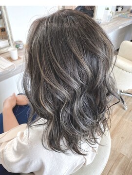 カナロア(KANALOA) KANALOA☆外国人風ハイライトダークアッシュ