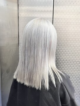 ホワイト 梅田(white) ホワイトシルバーミディアム