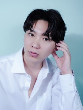 アルファ 新宿(alpha) フェザーパーマ/刈り上げセンターパート/サーフカール[新宿]