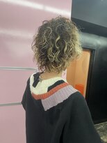 キジ(KIJI)&nbsp;［ブリーチ履歴３回］酸性ブリーチパーマ