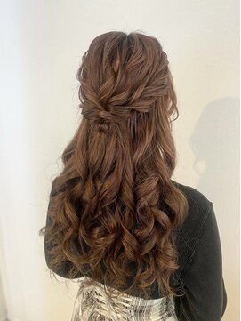 ディティカ サウ(Dityca sow) 王道ゆるふわハーフアップ