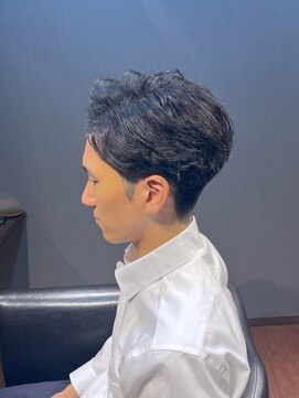 ビーダンディー(Bee dandy) ビジネスツーブロック ナチュラルパーマ かき上げアップバング