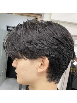 クレット(CLETO) 前下がりセンターパート