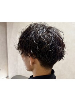 【平日21時まで営業】ダメージレスなケアパーマが人気◎メンズパーマはお任せください！