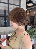 横顔美人ショートヘア