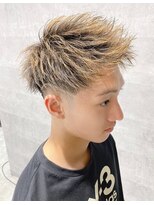 バックス メンズヘアー(BUCKS men's hair) アップバング/フェード/刈り上げ