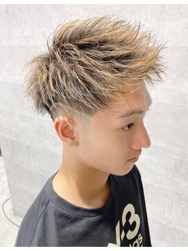 バックス メンズヘアー(BUCKS men's hair) アップバング/フェード/刈り上げ