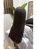 ピリナ(Pilina)&nbsp;ロングストレートヘアー【門前仲町/越中島/月島/大人女性】