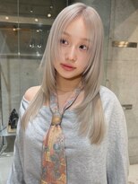ネスト(NEST) ホワイトブロンド×レイヤーカット