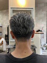 ハコ(H.A.Co) メンズの白髪を活かしたハイライトです。