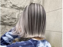 ダズウォーターフォール(daz'z WATERFALL)の雰囲気（white gray balayage!）