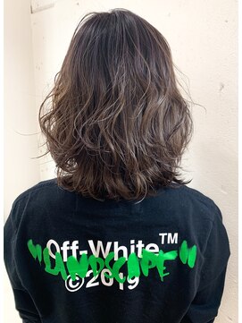 ヘアーワークス ヘルム 渋谷店(HAIR WORKS HELM) [HELM 渋谷]ラベージュ