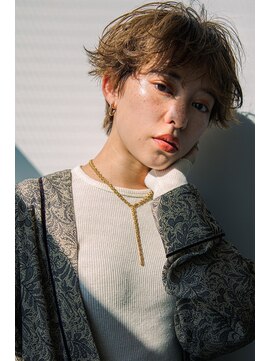 ルアナ(Luana) アッシュベージュ ハネ感ベリーショート
