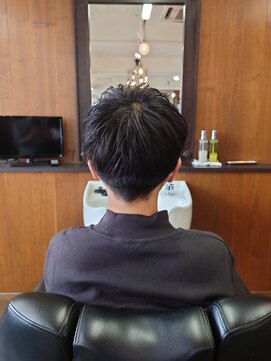 ヘアーサロン リバース(Hair Salon Rebirth) ショート