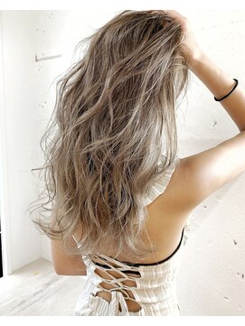 ヘアーワークス ヘルム 渋谷店(HAIR WORKS HELM) 外国人風バレイヤージュ