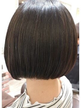 ルシードスタイル クリザンテーム ワンレンボブ