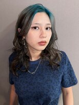 シエスタ(SIESTA)&nbsp;前髪なし　グラデーションカラー　オリーブカラー　ブルー