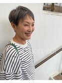 ショートヘア/ナチュラルグレイヘア