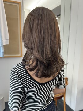 シベル(sibell) ミディアム/レイヤー/切りっぱなし/ベージュ/ブリーチなし