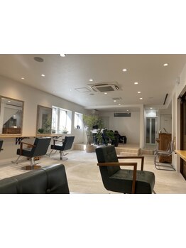 AQUAでは空間作り・提供するドリンクや家具など全てにこだわり、非日常空間を貴方にお届けします♪