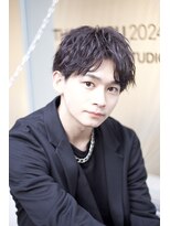 ユーフォリア 渋谷グランデ(Euphoria SHIBUYA GRANDE) フェザーパーマ グレー ブルーカラー 刈り上げショート パンクk