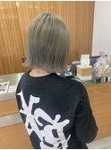 オリーブベージュカラー
