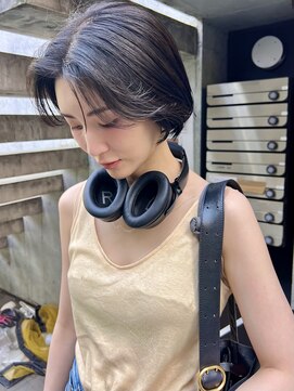 ワール(whirl.) 大人ボブ刈り上げマッシュショートウルフブルーブラック30代40代