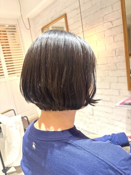 エイミー(Aimee) お手入れいらずでもきまるシンプルボブ