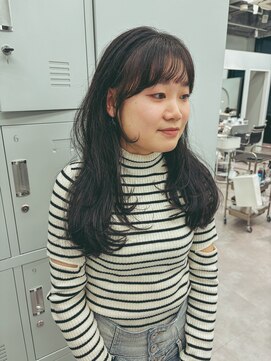 ミッシュバイアーバン(misch by urban.) 黒髪カタログ/レイヤーカット/暗髪/ダークグレー 【堀 春菜】