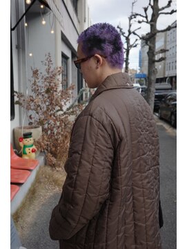 エディ(Edy) スパイキーショートケアブリーチダブルカラー外国人風眉毛カット