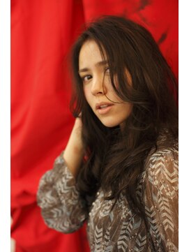 ブーケ(BOUQUET) 黒髪でもパーマでイメチェンしたい方におすすめセンターパート