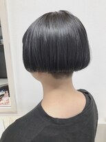 ジゼル(GiseL)&nbsp;ダークブルーシルバー/ダブルカラー/ブリーチ/髪質改善/ショート