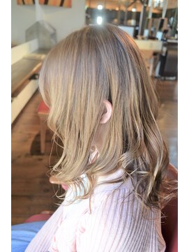 ピースリーヘア バイ カーサ(peathree.hair by CASA) パステル×グレージュ