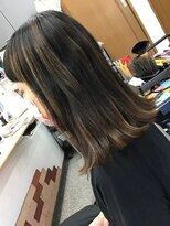 ビューティサロン アンジェ ハイライト外ハネミディ