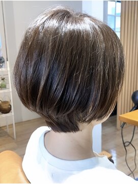 ワルツ(Waltz) 白髪ぼかしハイライト/イメチェン/似合わせカット/フルバング