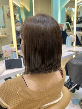 ロンドプランタン 恵比寿(Lond Printemps) ライン感の可愛いワンレン切りっぱなしボブ