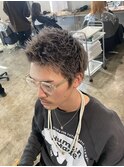 スパイキーショートブリーチカラーツイストスパイラルパーマ