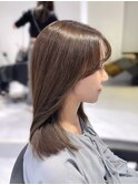 オリーブベージュ