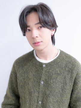 イオ 本厚木(io) 波巻きツイストパーマセンターパートアッシュブラック束感