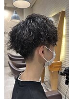 サロンドジョー(salon de joe)&nbsp;ツイストスパイラルパーマメンズマッシュ刈り上げ　奥東巧真