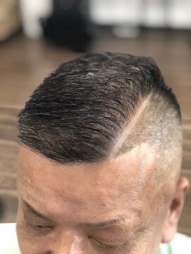 髪蔵 刈坊(髪蔵 karubo) シンサイフェードカット