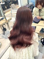 エラ(Ella) 髪質改善カラーで叶えるツヤ感たっぷりレッドブラウン