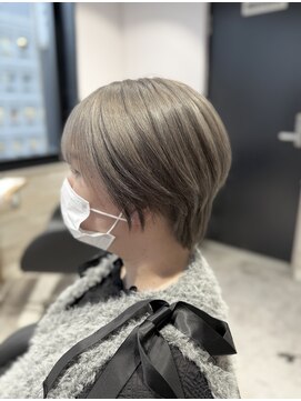 リーオオサカ(Lee Osaka) 【Lee大阪店】ショート×ブリーチカラー/新出